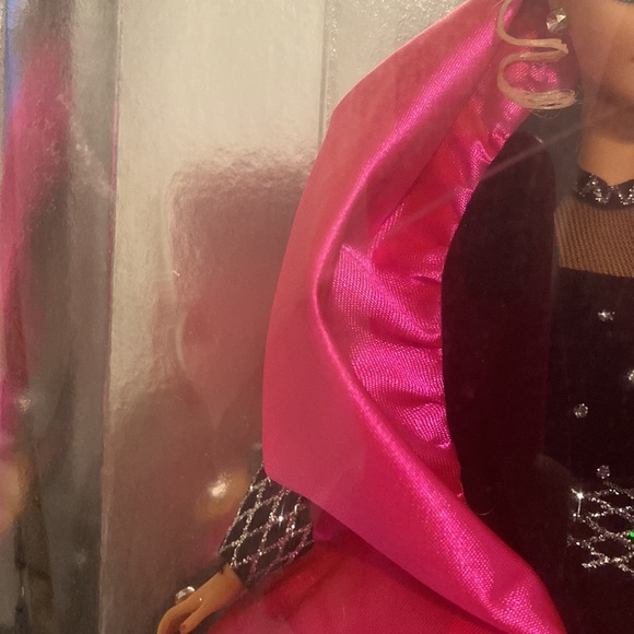 1998 Holiday Barbie-Special Edition - Picture 5 of 9